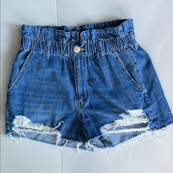 American Eagle High-Rise Distressed Denim Shorts – Size 6 - Picture 1 of 4